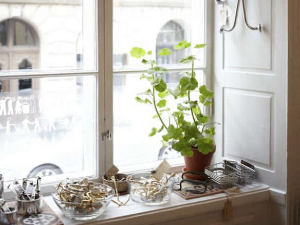 Kitchen Cabinets  Hardware Resource Guide portrait 12